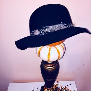 NWT Black 100% Wool Hat from the Hatters company